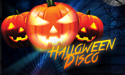 Drie verlichte Halloween-pompoenen met de tekst Halloween Disco